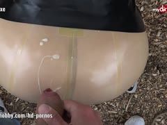 Outdoor Fetischnummer mit deutscher Amateurschlampe Blonde Hexe