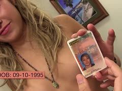 Marina Angel ist erst achtzehn und schon Pornostar